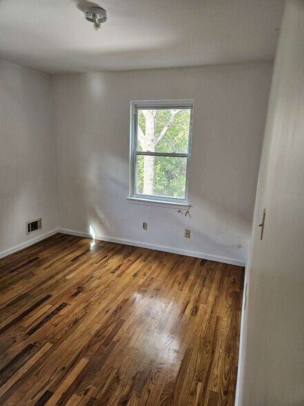 2nd Bedrm - 67 Rose Ter