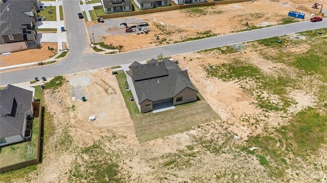 Building Photo - 431 Silverview Ave