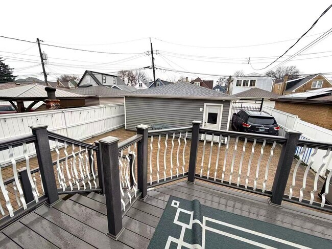 Building Photo - 5351 W Foster Ave