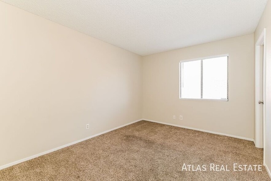 Building Photo - 1836 Navarre Ln