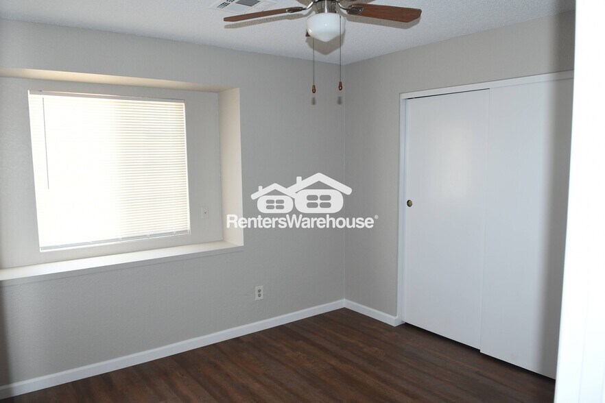 Building Photo - 1502 N Central Dr