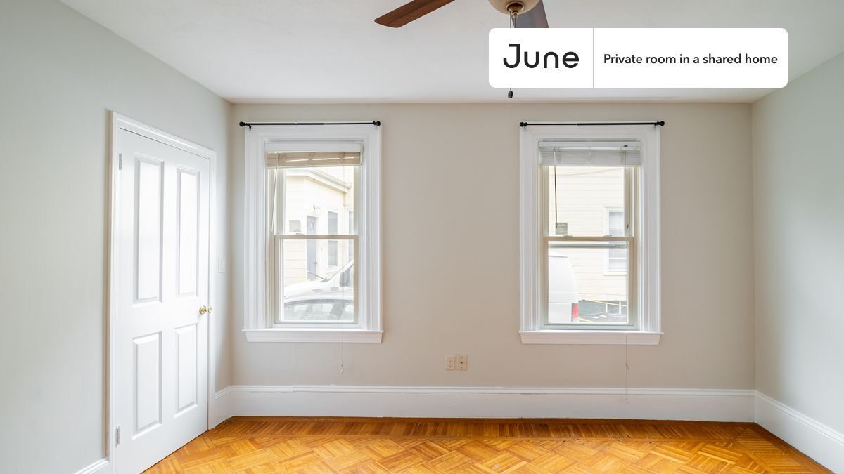 Building Photo - Room in Shared 3 bed/1 bath home