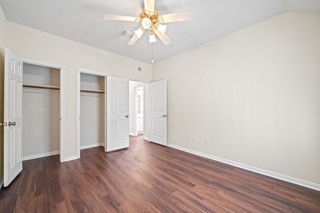 Building Photo - 6214 Laguna Del Rey Dr