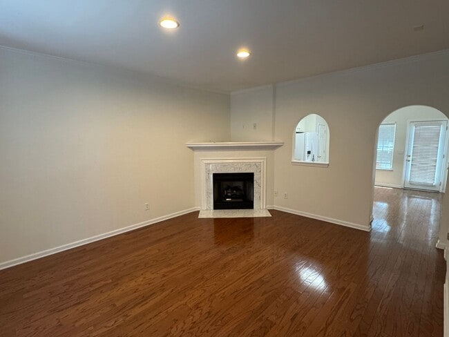 Building Photo - Great Franklin Condo in Hardison Hills!