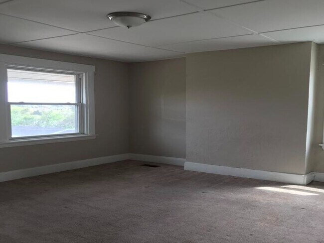 Building Photo - Available June 2026 - Gorgeous Mt. Washington Home w/ Lots of Charm!