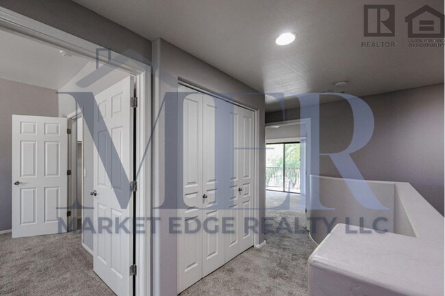 Building Photo - 3Bed/2.5Bath Condo at 35th Ave/Deer Valley...