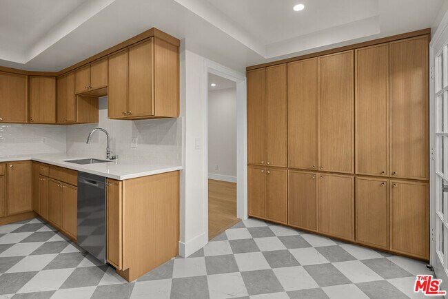 Building Photo - 11759 Gateway Blvd