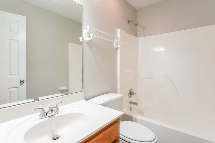 Building Photo - 121 Fieldstone Ln