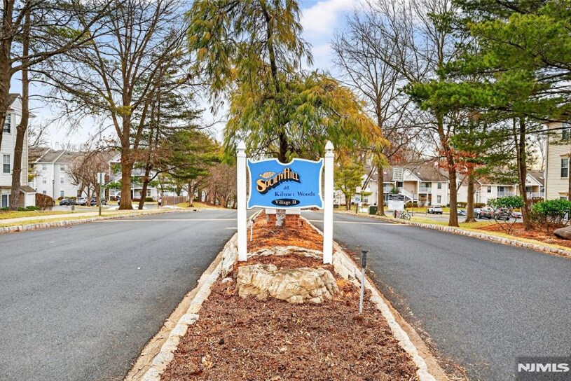 Building Photo - 556 Holly Ct