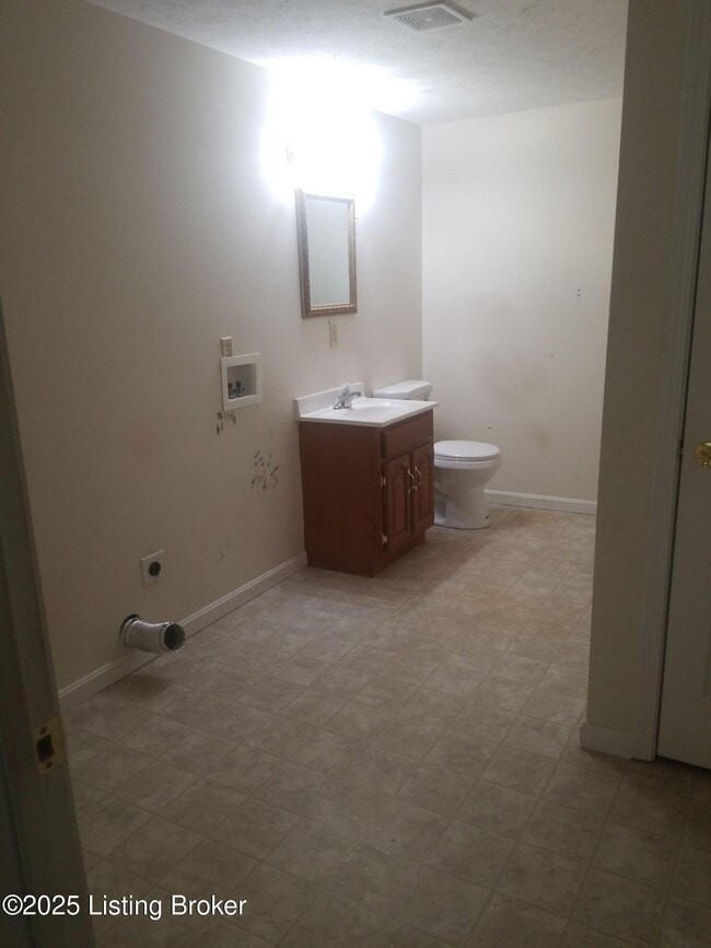 Building Photo - 737 Andra Dr