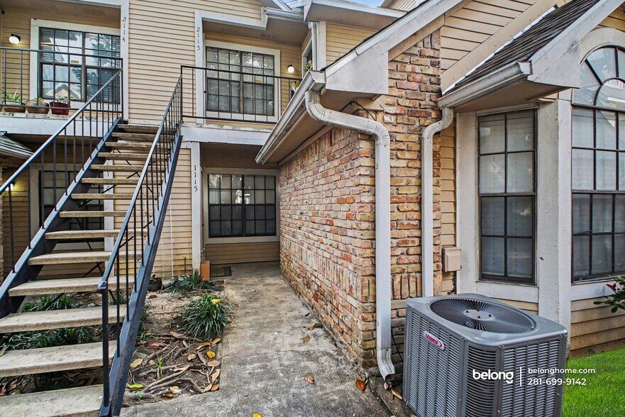 Building Photo - 2300 Old Spanish Trl