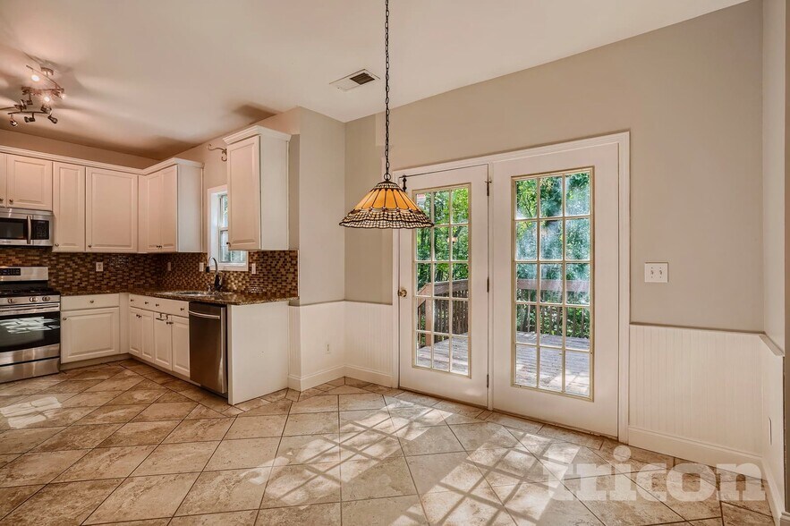 Building Photo - 7255 Lanier Cove Ct