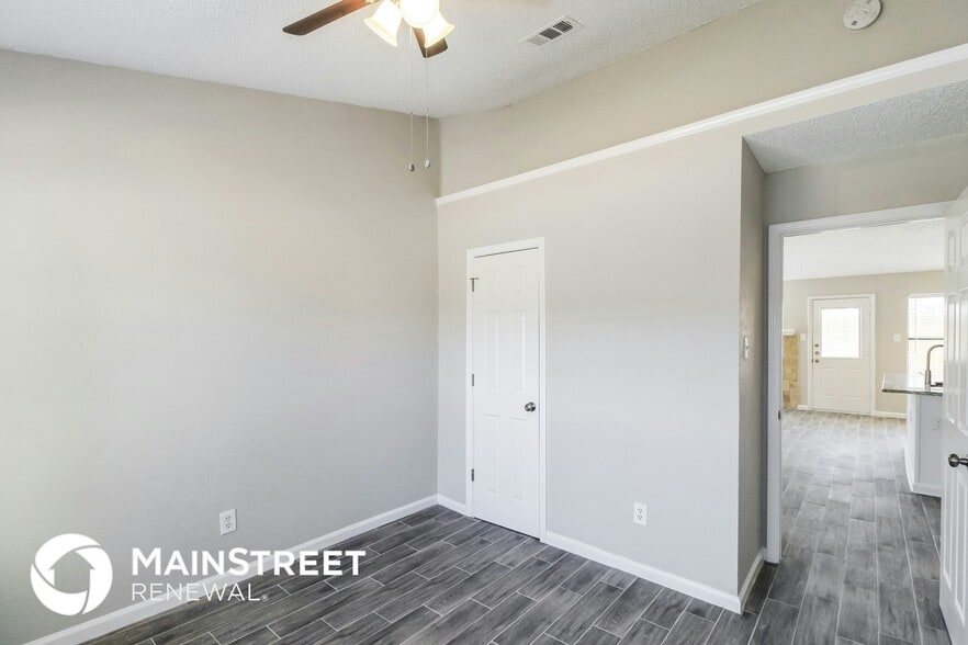 Building Photo - 5520 Creek Valley Dr