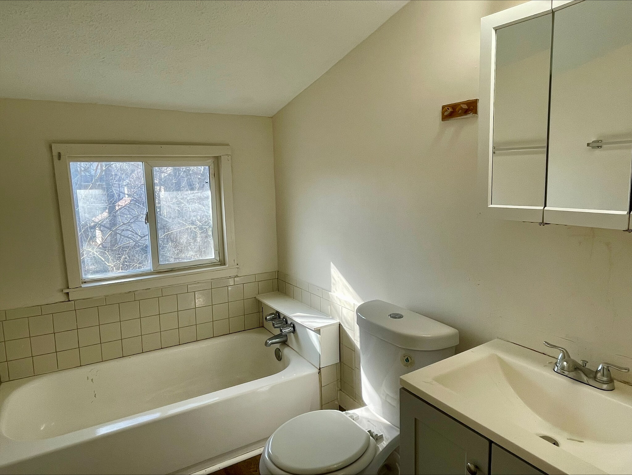 Building Photo - 580 Dayton St