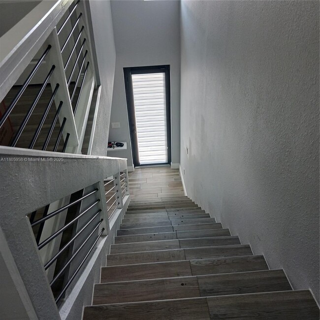 Building Photo - 484 NW 40th Ct