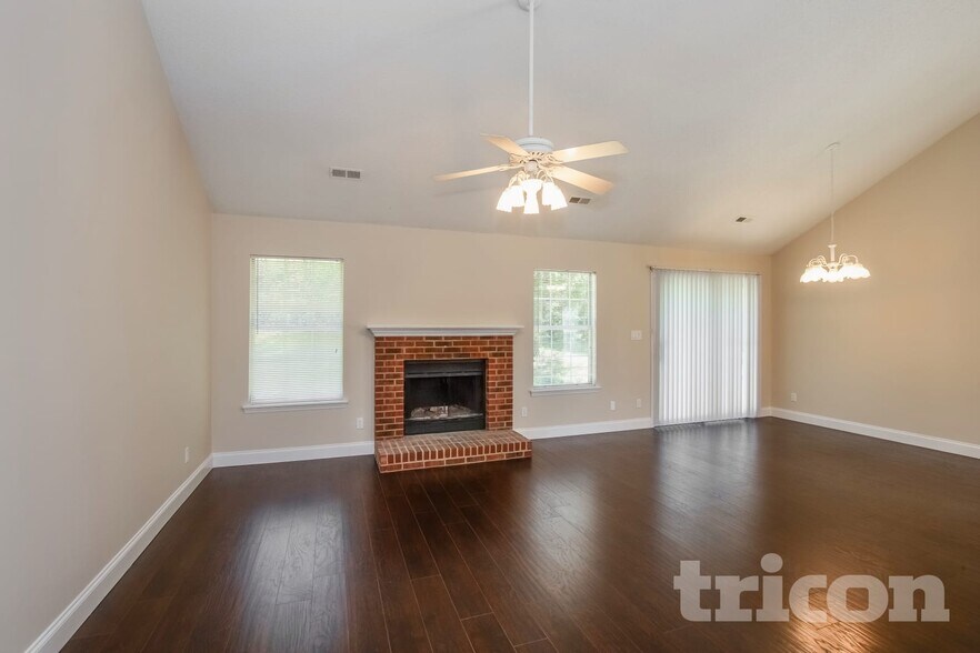 Building Photo - 3226 Twin Falls Ln