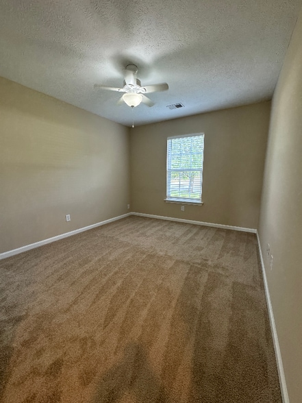 Building Photo - 4512 E Walkerton Rd