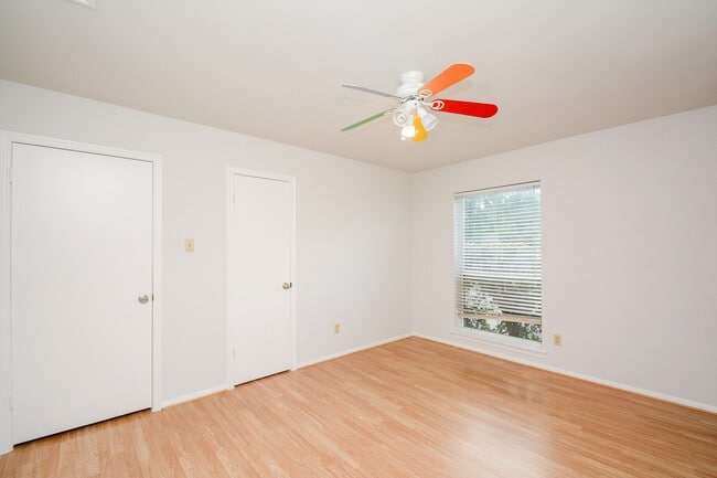 Building Photo - 7222 Pella Dr