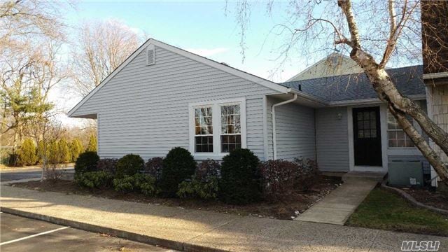 Building Photo - 56 Whalers Cove Dr