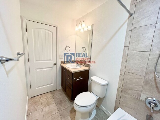 Building Photo - 10831 Fossil Dust Dr