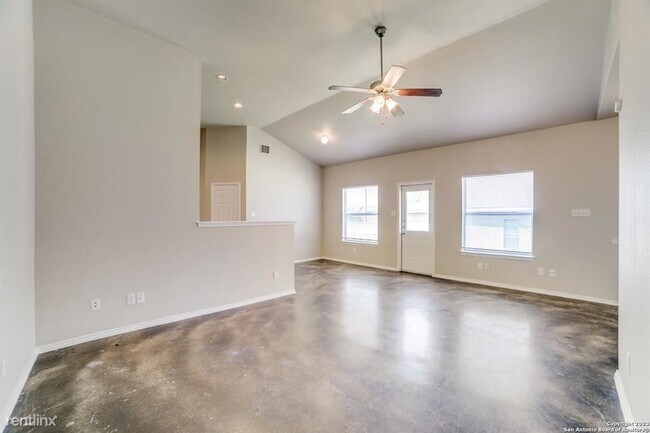 Building Photo - 3 br, 2 bath Duplex - 5827 Golf Bend 2