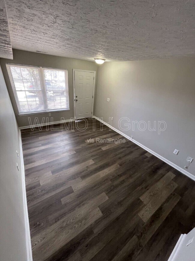 Building Photo - 7756 Mountain Stream Way