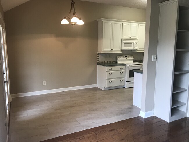 Building Photo - 7996 Pecan Dr