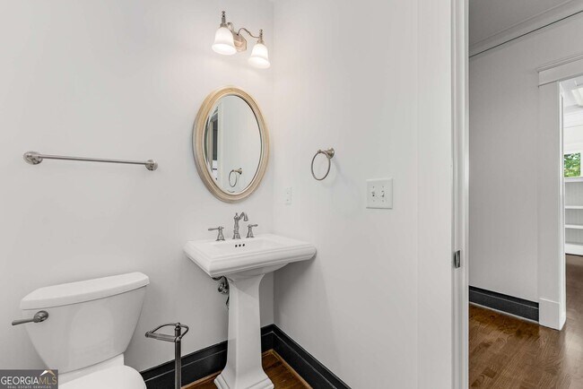 Building Photo - 546 Candler Park Dr NE
