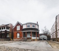 Building Photo - 1114 E 6th St
