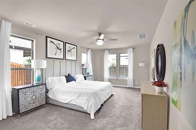 Building Photo - 1901 Crestwood Ln