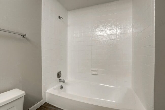 Building Photo - $1,940.95, 2-bed, 2-bath located in Denver