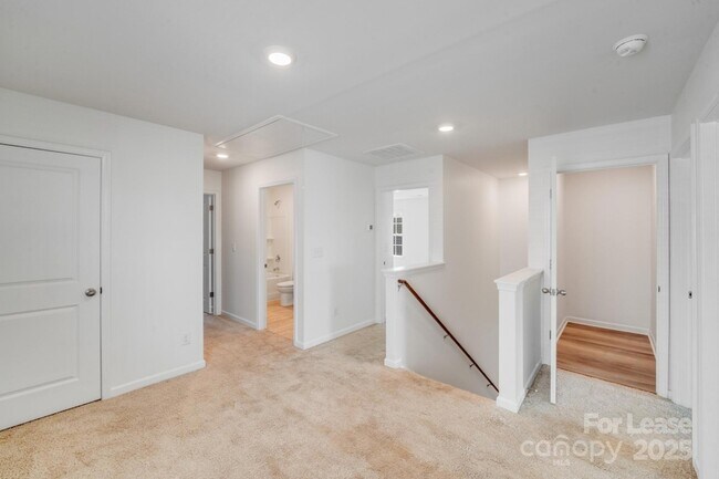 Building Photo - 3255 Winesap Dr