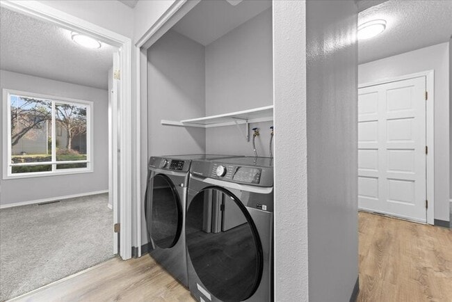 Building Photo - OPEN HOUSE FRIDAY 3/6/26 - Newly Renovated 3BD/2BA Duplex w/ Garage & Fireplace - Beaverton Highl...