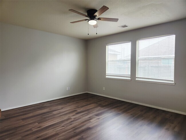 Building Photo - 4075 Mossy Spring Ln