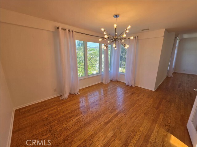 Building Photo - 310 S Thurston Ave