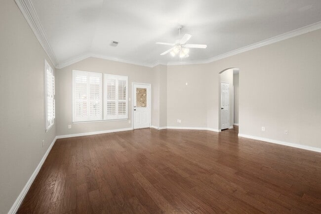 Building Photo - 14707 Oaks Crossing Ln