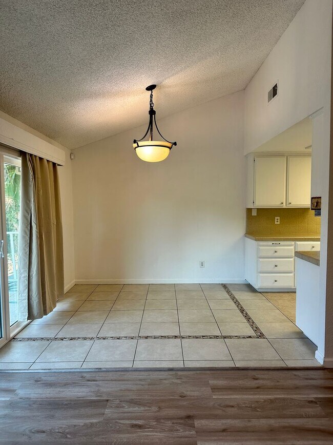 Building Photo - 1211 Cedar Tree Wy