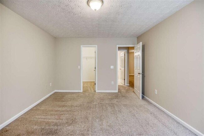 Building Photo - 453 Tara Commons Cir