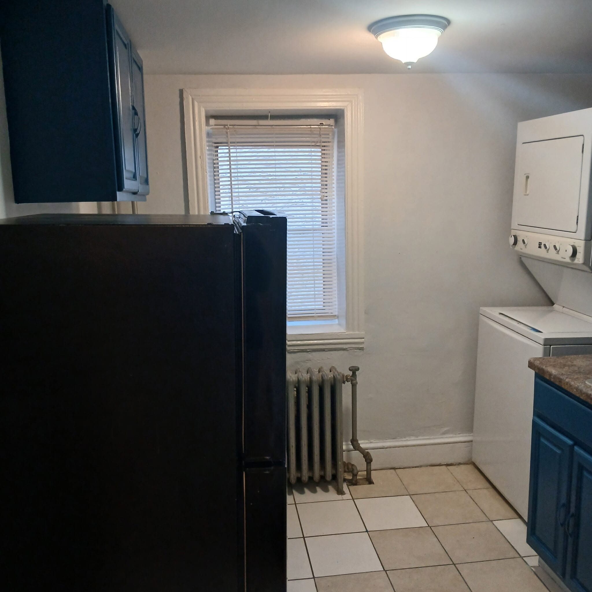 Building Photo - 409 DuPont St