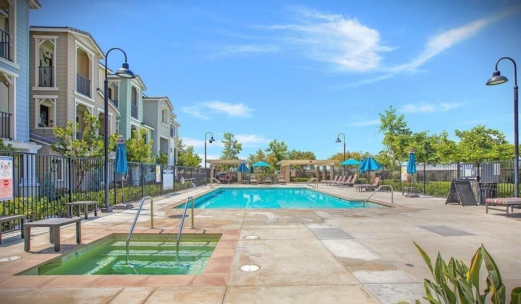 HOA/Pool/Jacuzzi - 2729 Sunrise Way