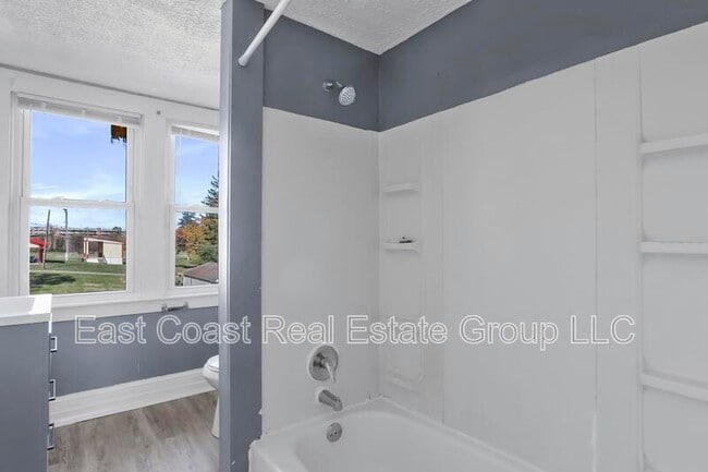 Building Photo - 15 E Water St