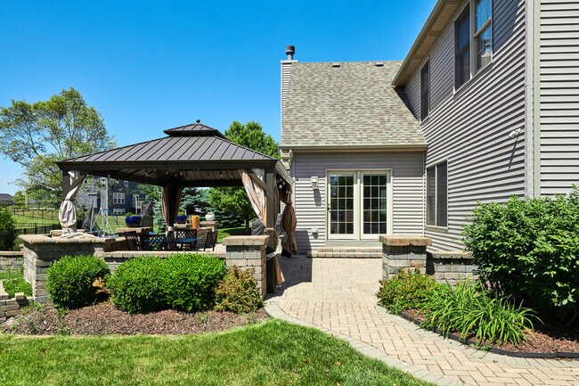 Building Photo - 26300 W Chatham Dr