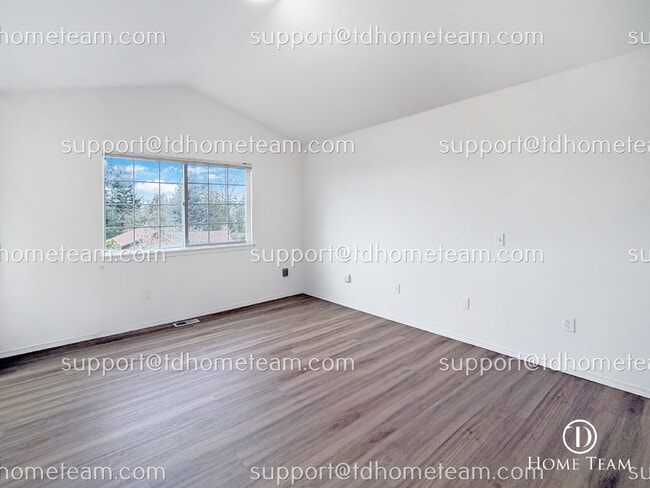 Building Photo - "Charming 3-Bed Home in Renton with Granite Elegance & Spacious Living!"