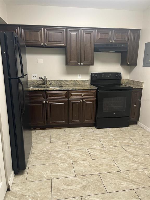 Building Photo - 5885 Dahlia Dr