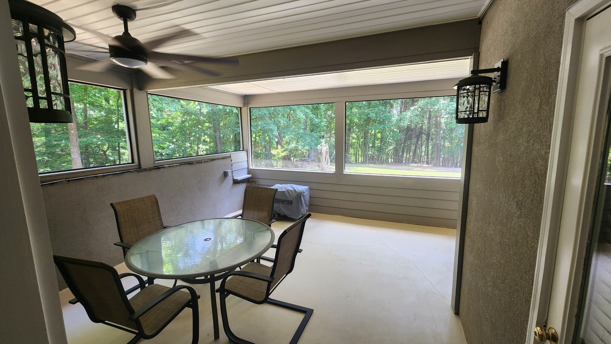 Building Photo - 6576 Johnson Cir