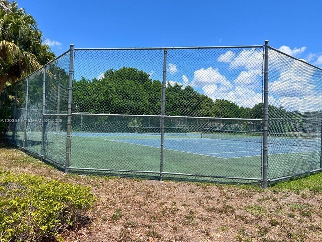 Building Photo - 12840 Vista Isles Dr