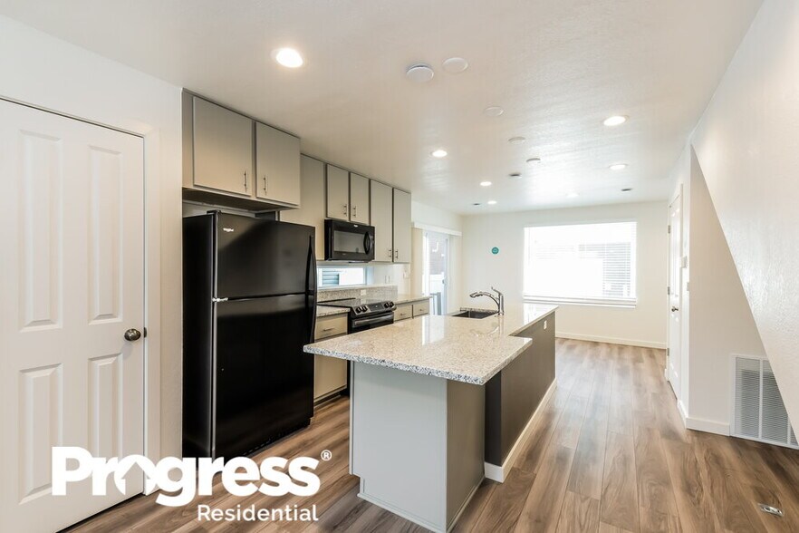 Building Photo - 4735 N Tower Dr