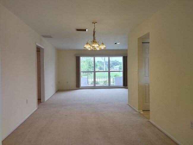 Building Photo - 6498 Fabian Rd