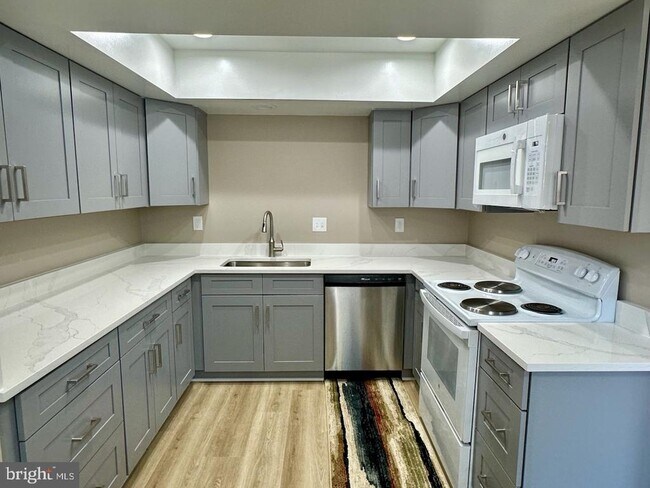 Building Photo - 310 Fleece Flower Dr