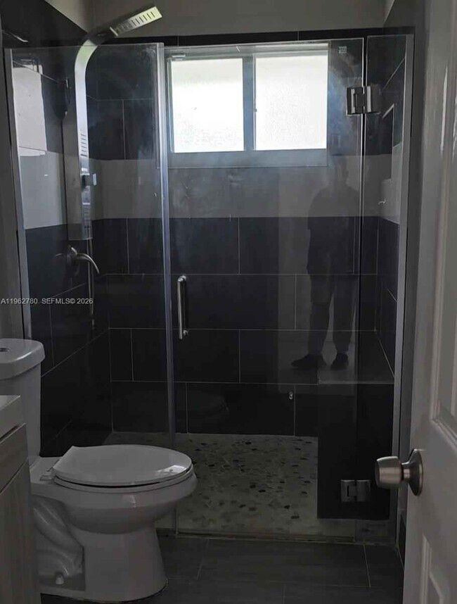 Building Photo - Southwest 93rd Avenue, Palmetto Bay, FL 33157 - 4 BR 2 BA single-family home